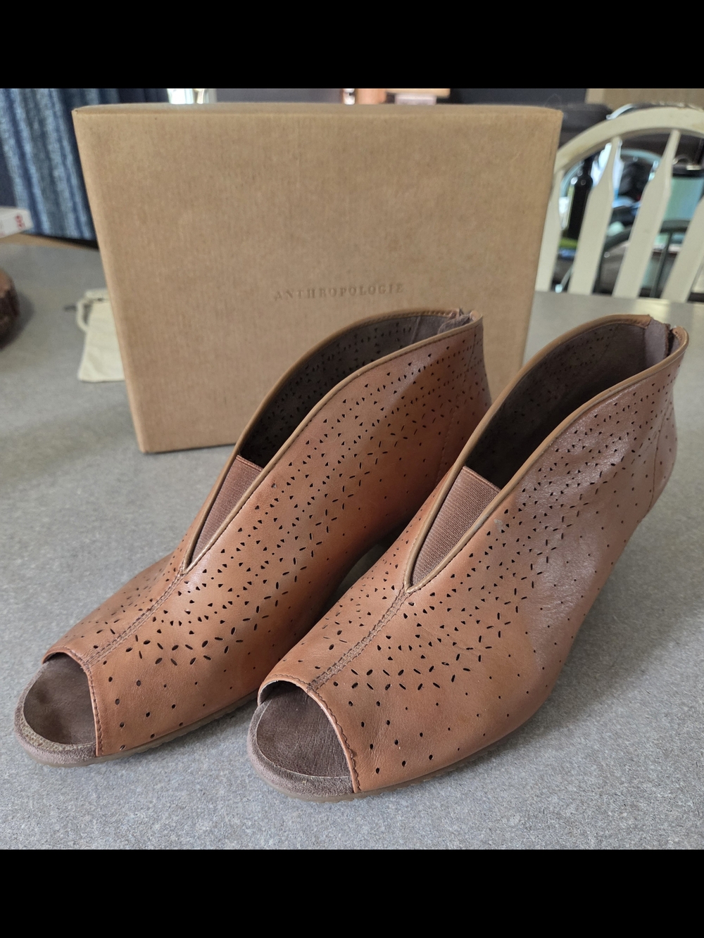 Earth Shoes Women's Brown Peep-Toe Ankle Booties